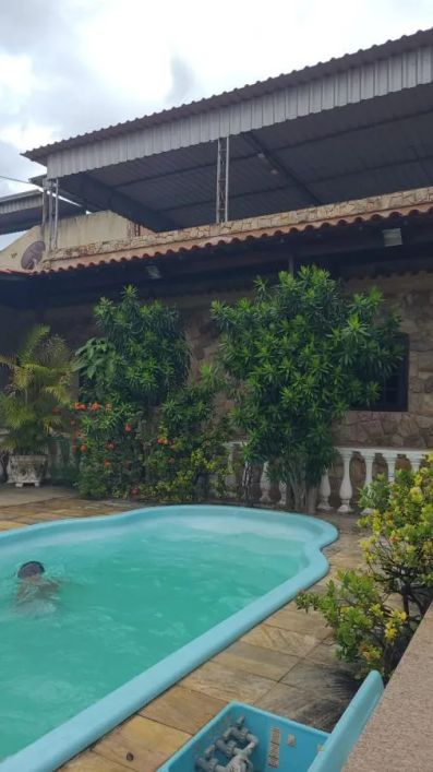 Casa para Venda em Nova Iguaçu, Imperador, 4 dormitórios, 1 suíte, 3 banheiros, 2 vagas
