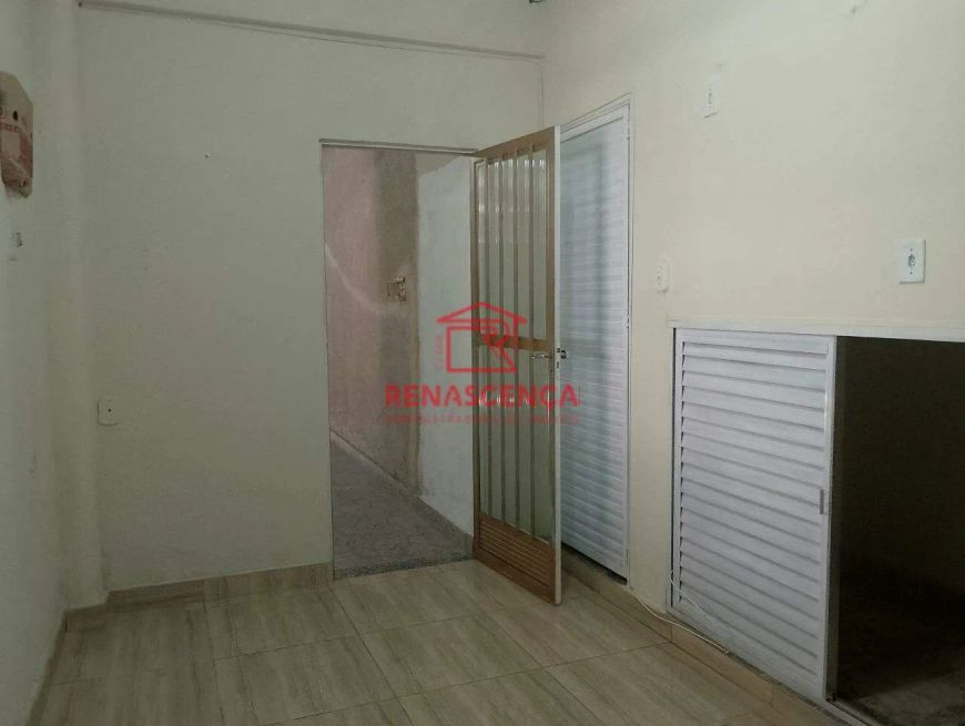 Casa com 1 Quarto em Nova Iguaçu.