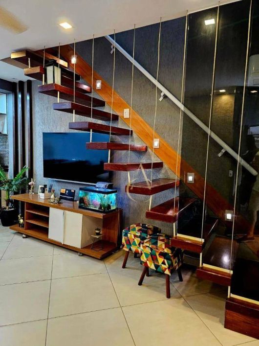 CASA TRIPLEX PARA VENDA – CONDOMÍNIO BEIJA-FLOR DA COLINA – NOVA IGUAÇU