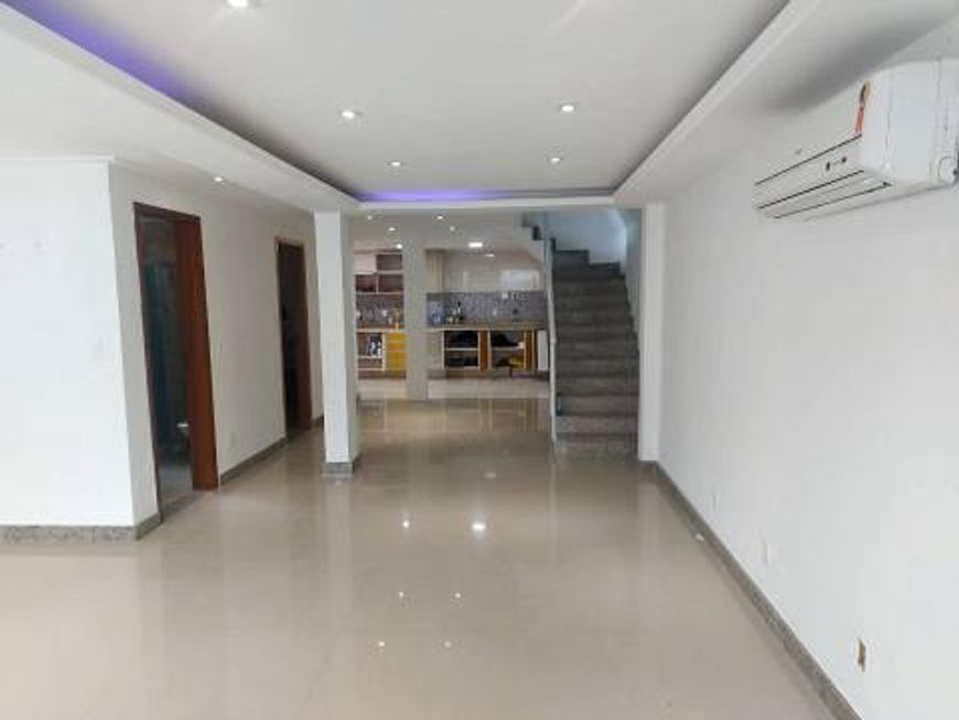 Casa para Venda em Nova Iguaçu, Fraternidade, 5 dormitórios, 1 suíte, 3 banheiros, 2 vagas