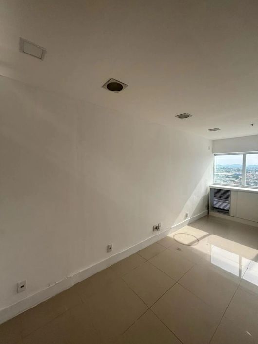 Escritório para aluguel e venda tem 24 metros quadrados com 1 quarto em Centro - Nova Iguaçu - RJ