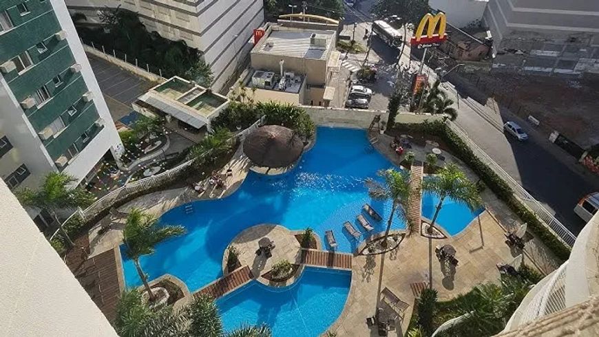 Cobertura condomínio Springs