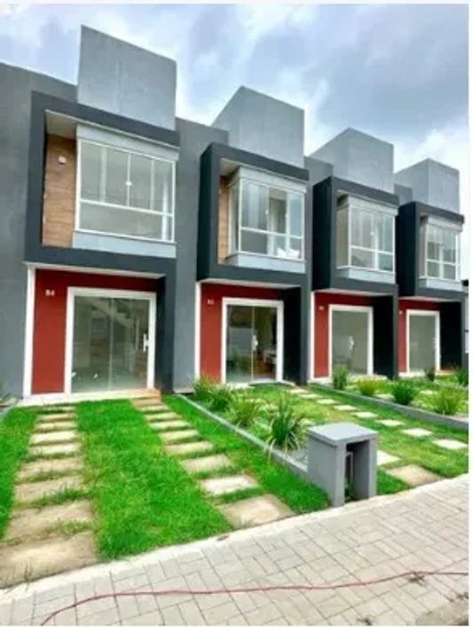Casa de condomínio para venda possui 58 metros quadrados com 2 quartos em Austin - Nova Iguaçu - RJ