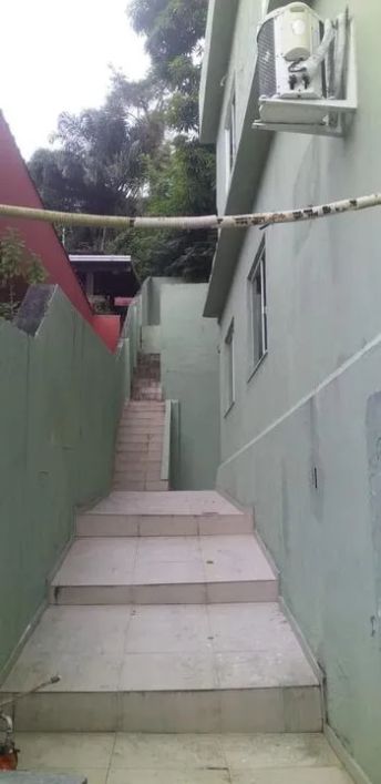 Casa para Venda em Nova Iguaçu, Centro, 4 dormitórios, 2 suítes, 4 banheiros, 2 vagas
