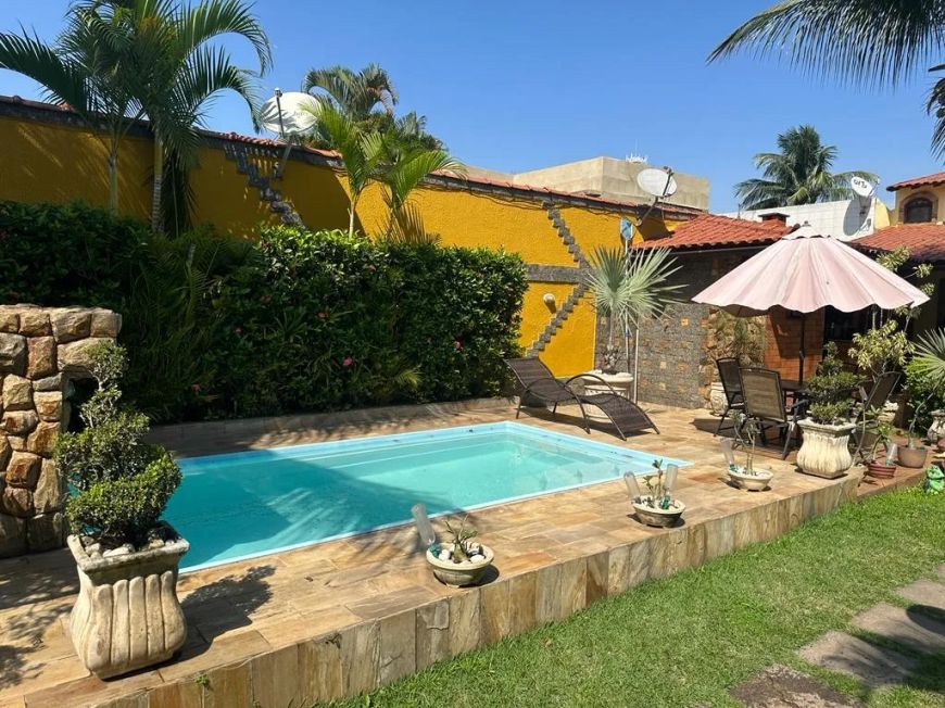 Casa para Venda em Nova Iguaçu, Jardim tropical, 4 dormitórios, 1 suíte, 3 banheiros, 4 vagas