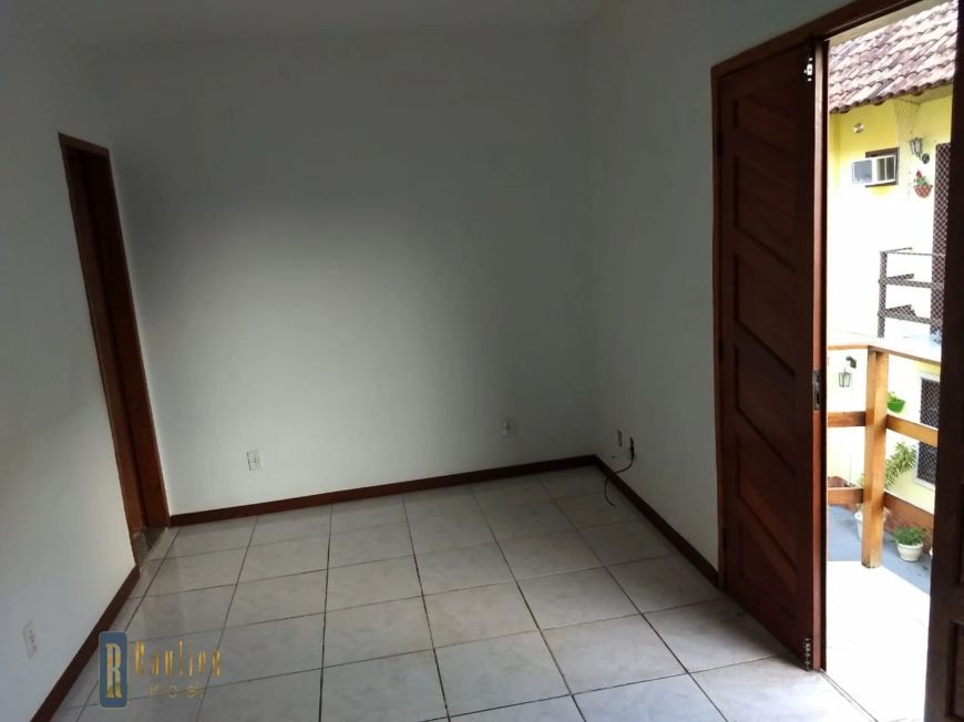 Imperdível oportunidade de adquirir casa comercial em Nova Iguaçu-RJ, bairro da Luz! 3 quartos, 1 sa
