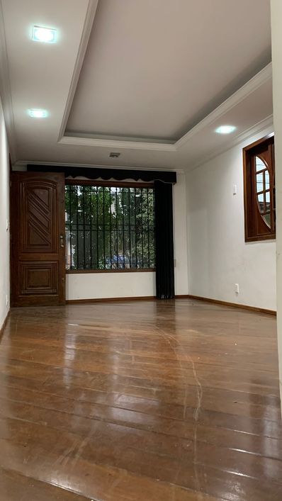 CASA À VENDA - SANTA EUGÊNIA - R$750.000