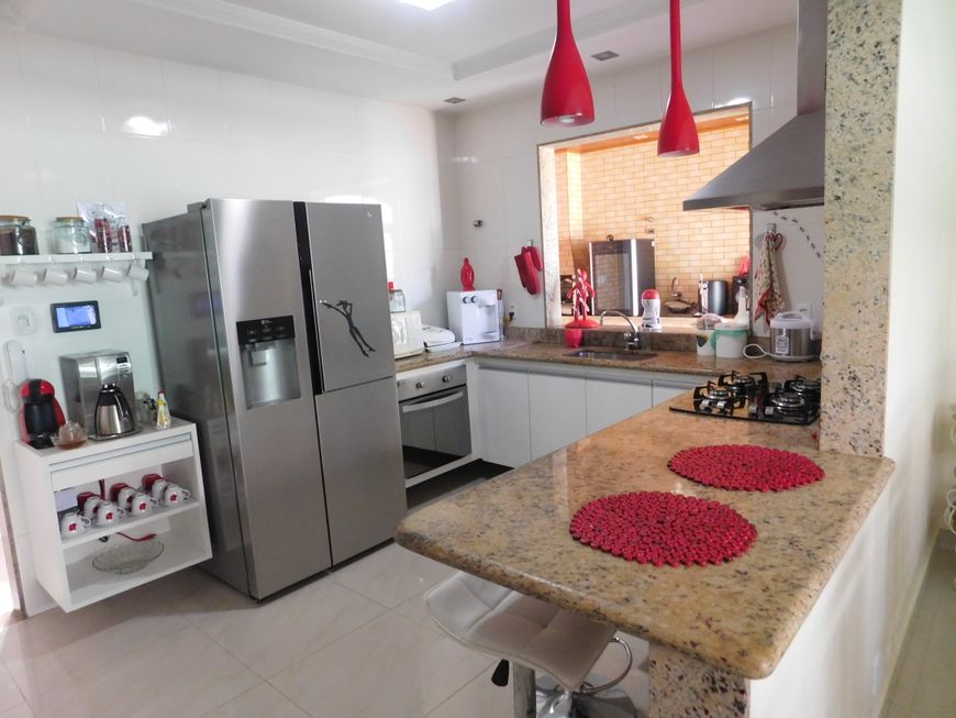 Casa Duplex de 4 suítes com área construída 260m² em Centro - Nova Iguaçu - RJ