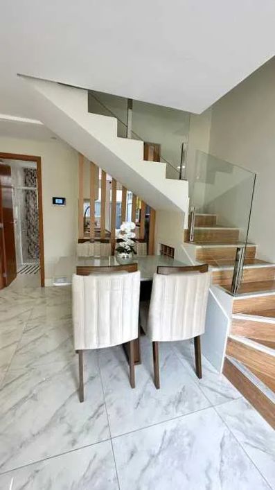 Casa à venda na Estrada Luiz Mário da Rocha Lima, Austin, Nova Iguaçu - RJ