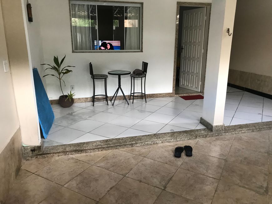 Vendo casa com 2 suítes e quintal em Nova Iguaçu no bairro Nova América perto da Luiz de Lemos