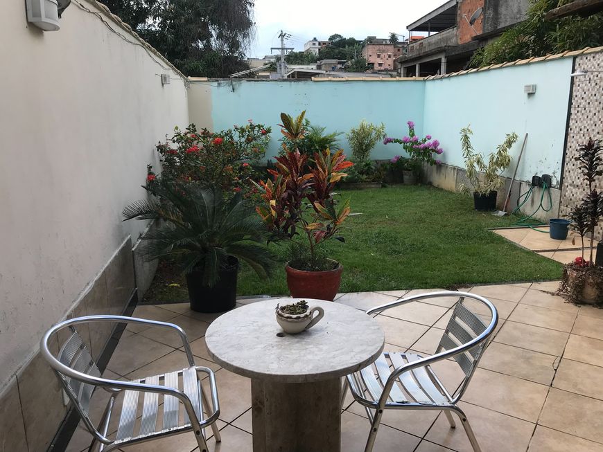 Vendo casa com 2 suítes e quintal em Nova Iguaçu no bairro Nova América perto da Luiz de Lemos