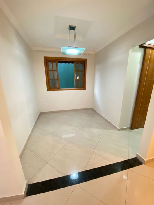 Casa para venda possui no bairro Califórnia - Nova Iguaçu - RJ