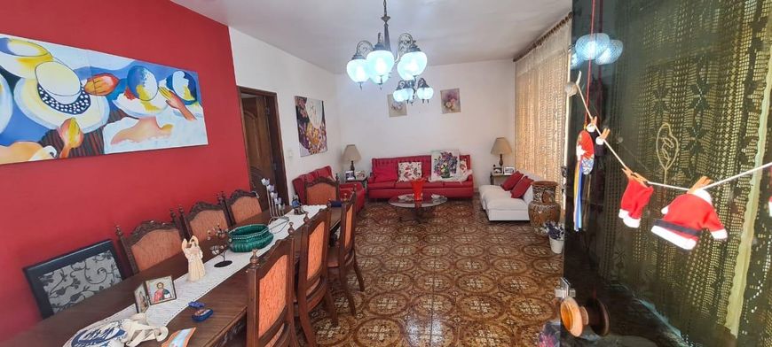 Imóvel para venda possui 270 metros quadrados com 4 quartos em da Luz - Nova Iguaçu - RJ
