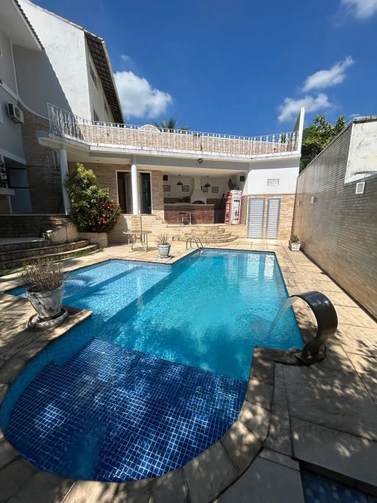 CASA DE LUXO EM NOVA IGUAÇU