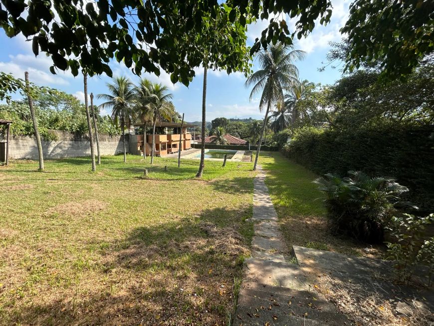 Área com 3000m2 Centro Miguel Couto