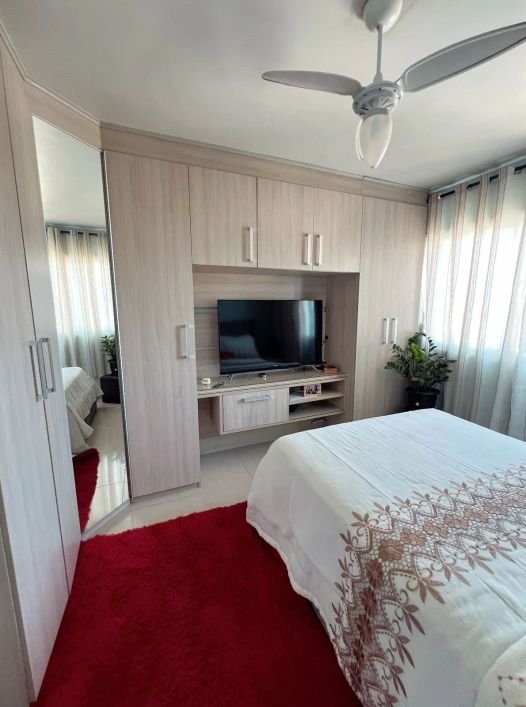 Apartamento Condomínio Springs andar alto, sol da manhã.