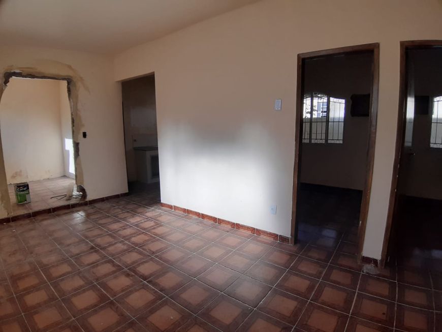 Casa para venda possui 145 metros quadrados com 3 quartos em Kennedy - Nova Iguaçu - RJ