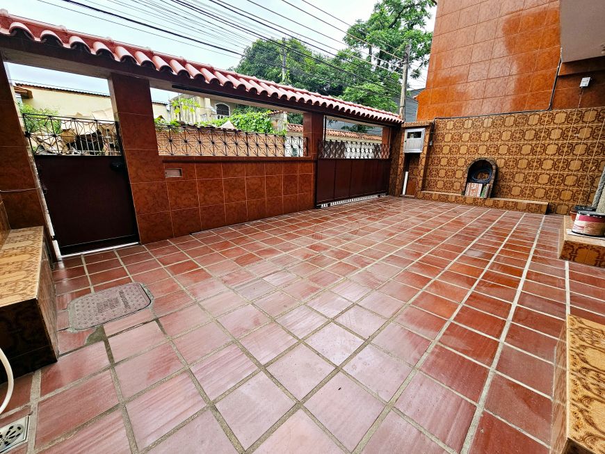 Casa no Centro de Nova Iguaçu