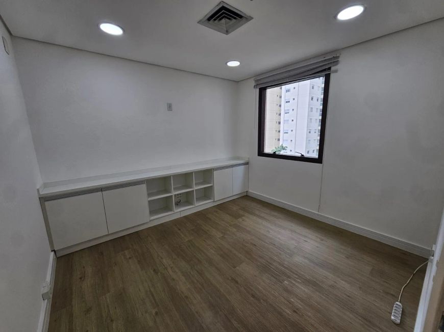 2 SALAS UNIFICADAS DE 62ME TOTAL COM 2 VAGAS NA VILA OLIMPIA