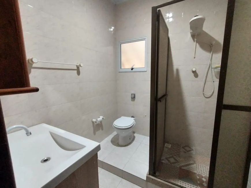 Casa para Venda em Nova Iguaçu, Parque Ulisses, 4 dormitórios, 1 suíte, 4 banheiros, 1 vaga