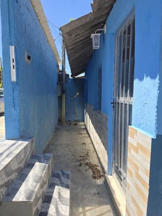 Casa com 2 quartos para alugar por R$ 902/mês - Vila Anita - Nova Iguaçu/RJ