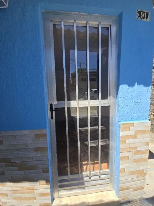 Casa com 2 quartos para alugar por R$ 902/mês - Vila Anita - Nova Iguaçu/RJ