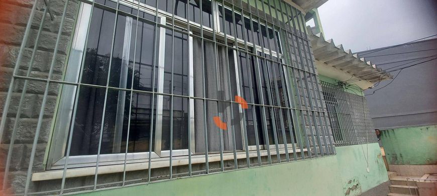 Casa com 3 dormitórios à venda, 240 m² por R$ 580.000,00 - Califórnia - Nova Iguaçu/RJ