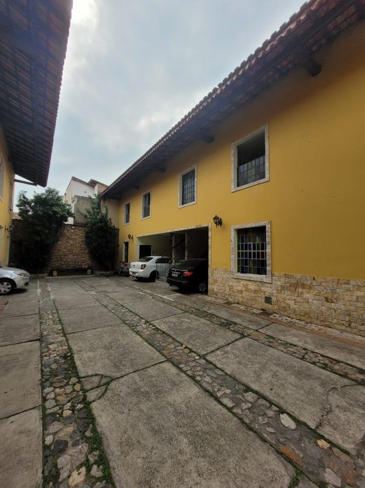 Casa de 2 quartos no Bairro da Luz em Nova Iguaçu à venda