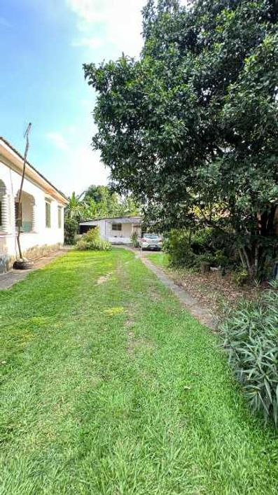 Amplo terreno com mais de 2000² a venda localizado em Miguel Couto / Nova Iguaçu !!!