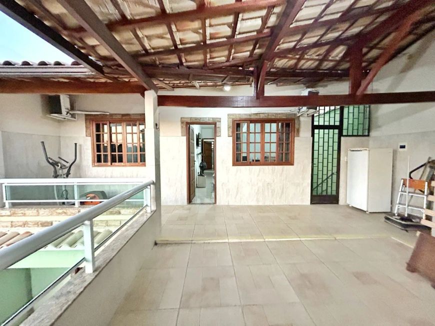 Casa com 3 dormitórios à venda, 304 m² por R$ 850.000 - Califórnia - Nova Iguaçu/RJ