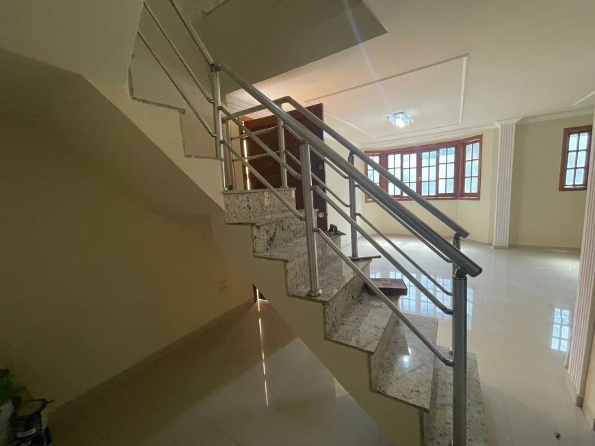 CASA GRANDE 3 QUARTOS- 200M² SANTA EUGÊNIA