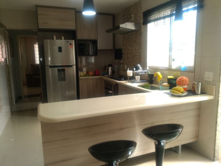 Vendo casa em condomínio na Prata Nova Iguaçu lindíssima com 4 quartos
