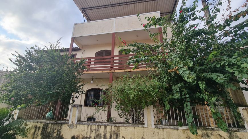 Casa com 4 quartos Nova Iguaçu