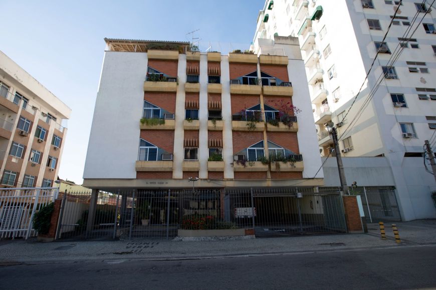 Ótimo apartamento no Centro de Nova Iguaçu com 02 quartos