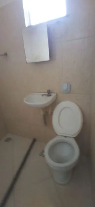Apartamento com 1 Quarto(s) e 1 banheiro(s) para Alugar, 30 m² por R$ 550 / Mês