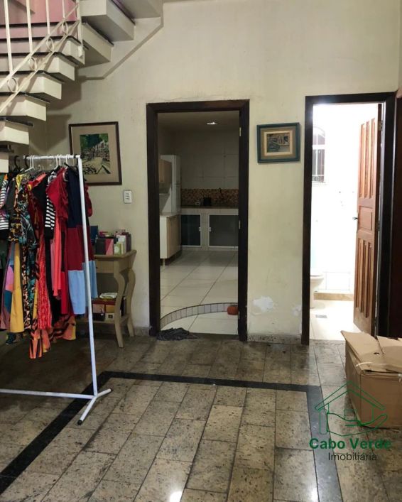 Casa à venda possui 180 m² com 3 quartos em Centro - Nova Iguaçu - RJ