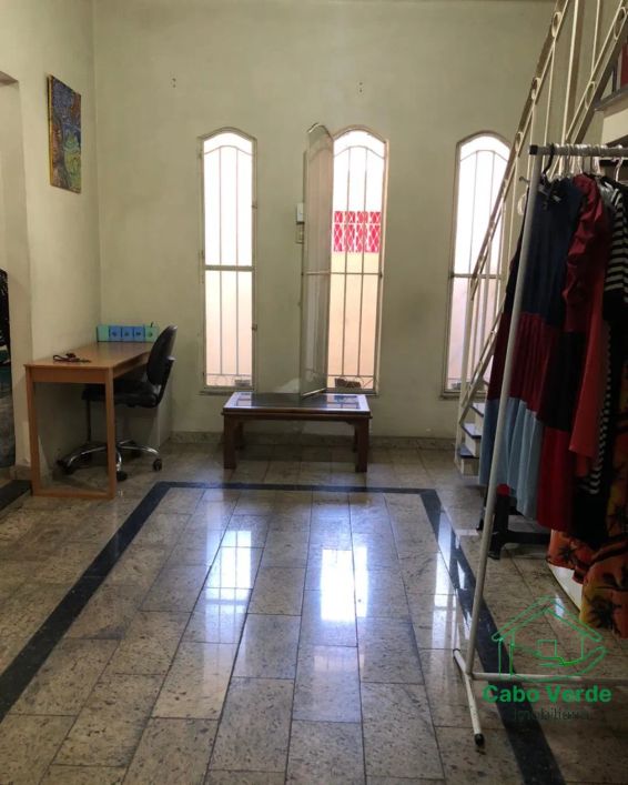 Casa à venda possui 180 m² com 3 quartos em Centro - Nova Iguaçu - RJ