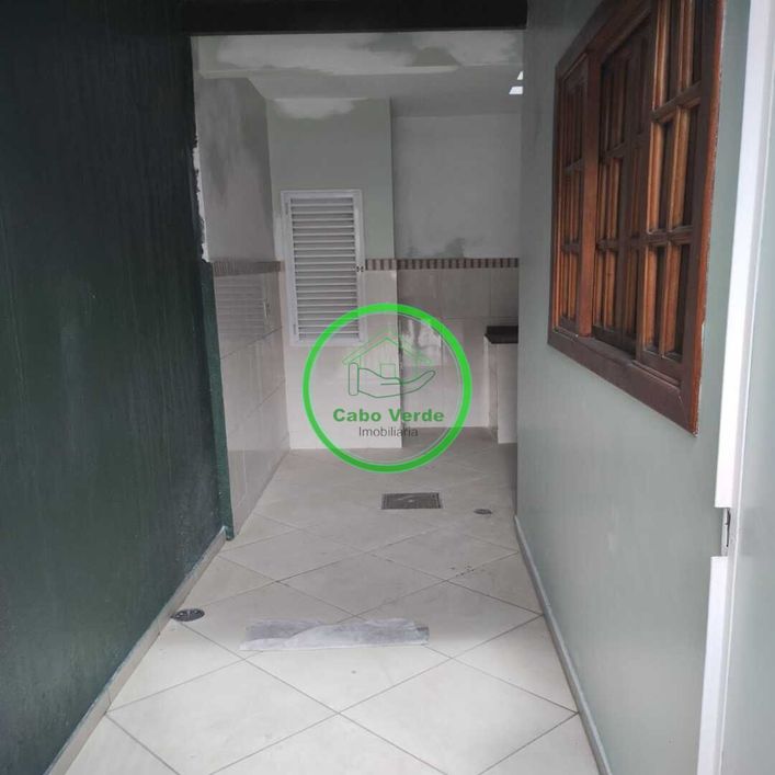 Casa para venda possui 180 metros quadrados com 3 quartos em Maria da Luz - Nova Iguaçu - RJ