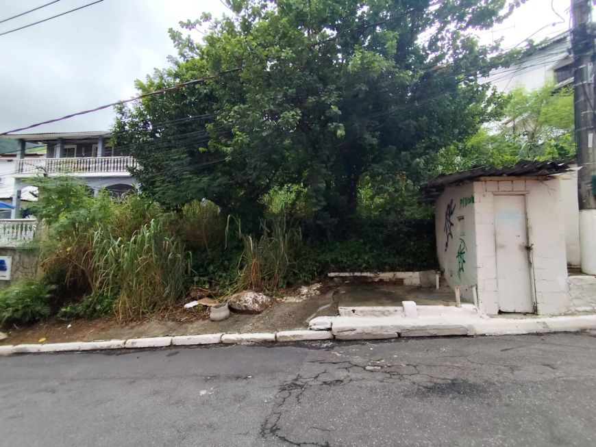 Imóvel para venda possui 450 metros quadrados em Palmeiras - Nova Iguaçu - RJ