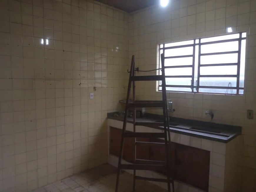 Casa para Venda em Nova Iguaçu, Centro, 3 dormitórios, 2 banheiros, 4 vagas