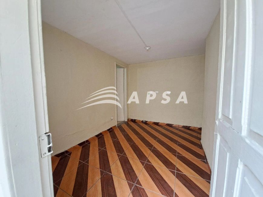 EXCELENTE SALA, 3 QUARTOS, COZINHA, BANHEIRO, ÁREA, QUINTAL, 70M2, COM ÓTIMA LOCALIZAÇÃO, PERTO DO C