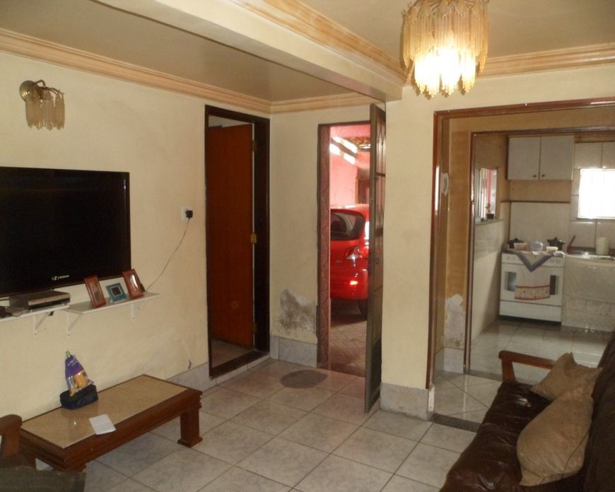 Imperdível oportunidade: Casa à venda em Nova Iguaçu-RJ, no Jardim Tropical, com 6 quartos, 1 suíte,