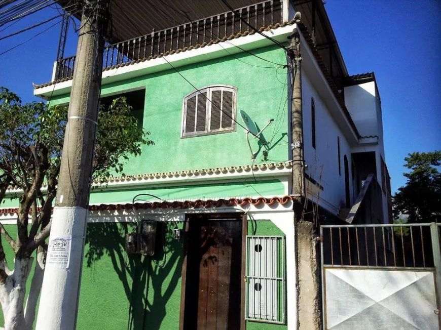 Casa para Venda em Nova Iguaçu, Moqueta, 5 dormitórios, 4 banheiros, 2 vagas