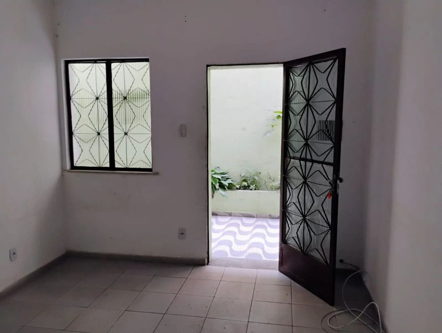 Alugo casa 80m² com 2 quartos, sem garagem Centro - Nova Iguaçu - RJ