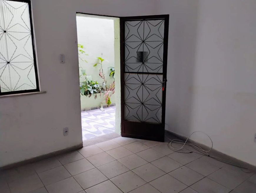 Alugo casa 80m² com 2 quartos, sem garagem Centro - Nova Iguaçu - RJ