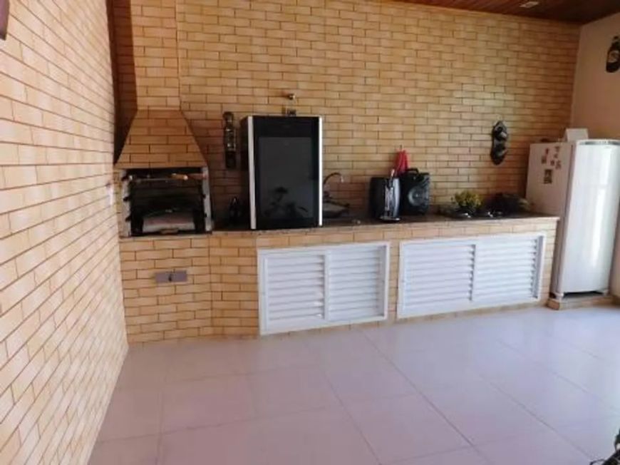 Casa para Venda em Nova Iguaçu, Santa Eugênia, 4 dormitórios, 4 suítes, 6 banheiros, 6 vagas