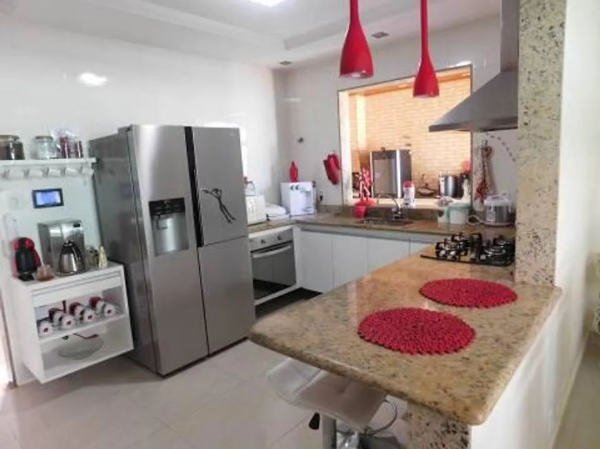 Casa para Venda em Nova Iguaçu, Santa Eugênia, 4 dormitórios, 4 suítes, 6 banheiros, 6 vagas