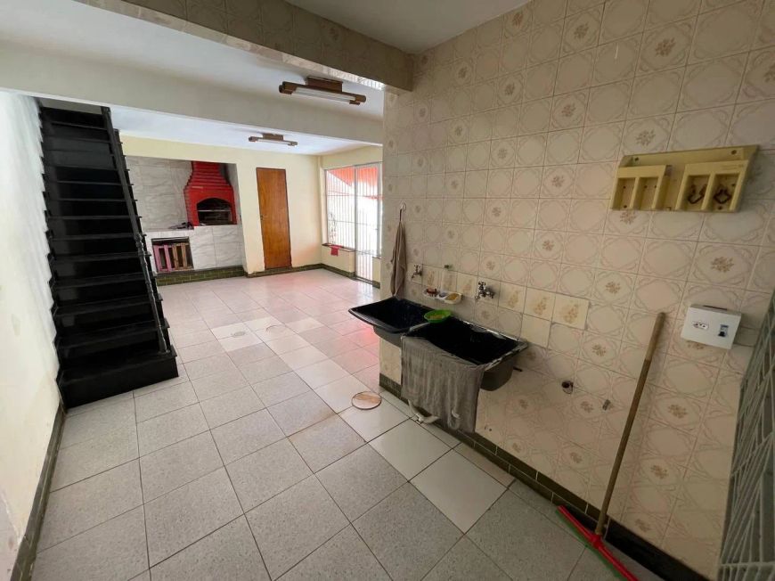 Casa para Venda em Nova Iguaçu, Parque Residencial Guadalajara, 6 dormitórios, 3 banheiros, 2 vagas