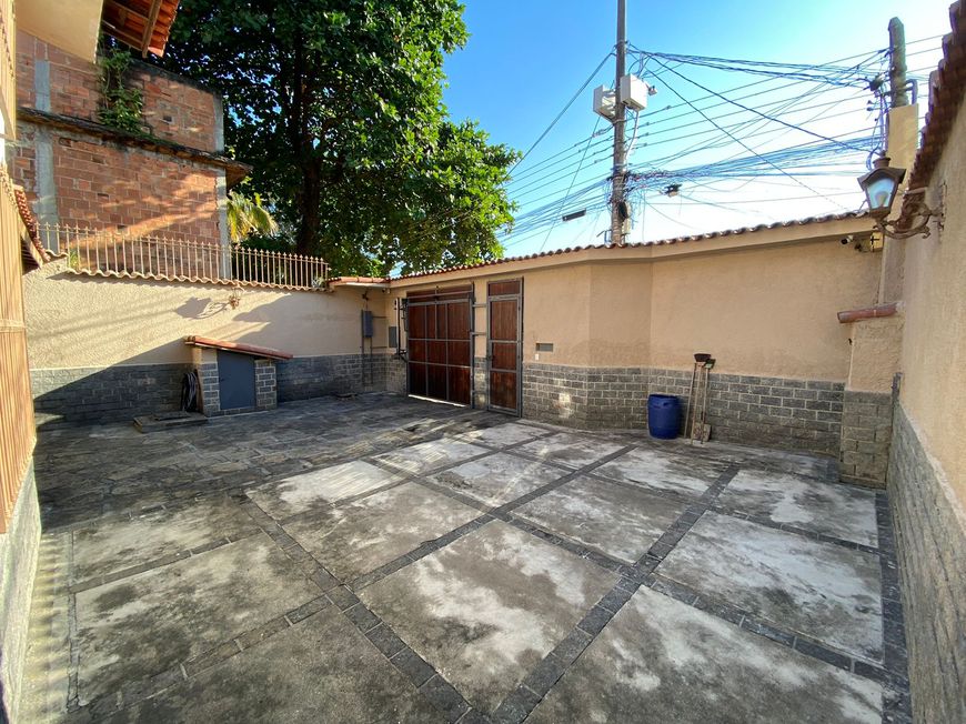 Imóvel Alto padrão, com 600M² de área total , 4 Quartos, piscina com 100 mil litros e espaço goumert