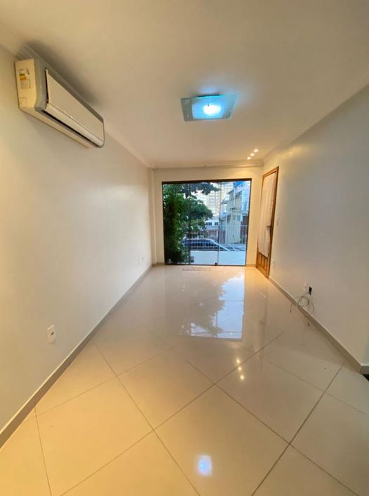 Venda - Casa alto padrão com 250m² com 3 qsuítes no Bairro Califórnia - Nova Iguaçu - RJ